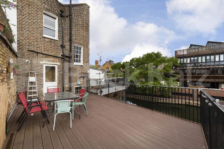 Spacious two double bedroom property with a large canal facing roof terrace  Camden High Street, Camden